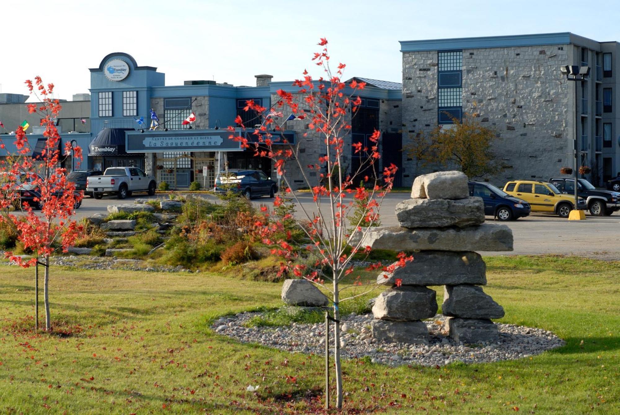 La Saguenéenne - Hôtel et Centre de Congrès Chicoutimi Exterior foto